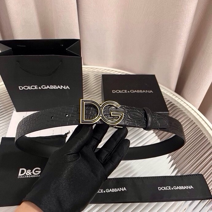 Dolce&Gabbana 新款 鳄鱼皮腰带，雅致配饰，搭配经典滚轴搭扣：35 毫米