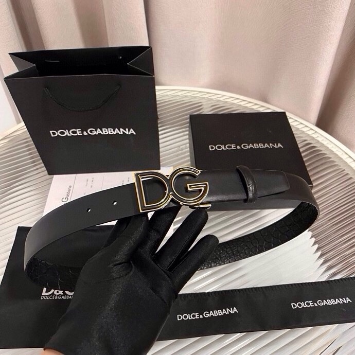 Dolce&Gabbana 新款 鳄鱼皮腰带，雅致配饰，搭配经典滚轴搭扣：35 毫米