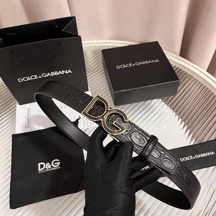 Dolce&Gabbana 新款 鳄鱼皮腰带，雅致配饰，搭配经典滚轴搭扣：35 毫米