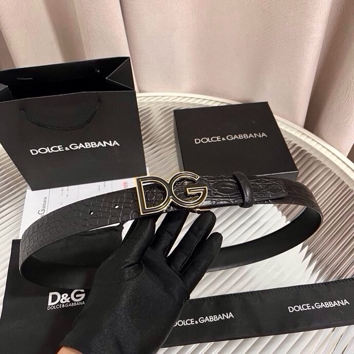 Dolce&Gabbana 新款 鳄鱼皮腰带，雅致配饰，搭配经典滚轴搭扣：35 毫米