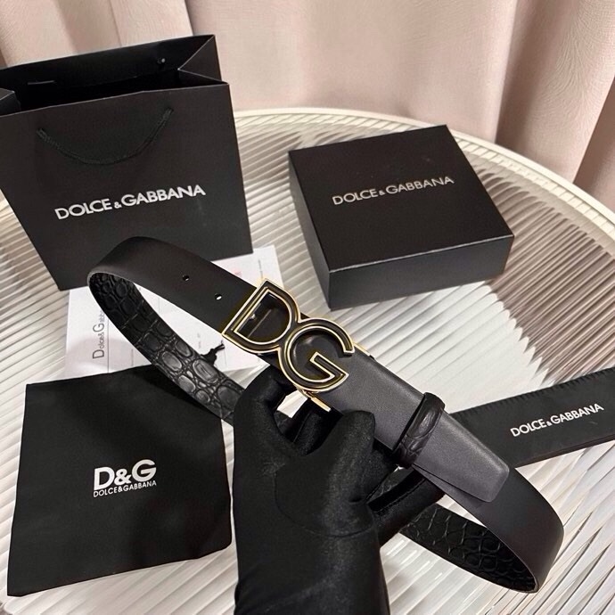 Dolce&Gabbana 新款 鳄鱼皮腰带，雅致配饰，搭配经典滚轴搭扣：35 毫米