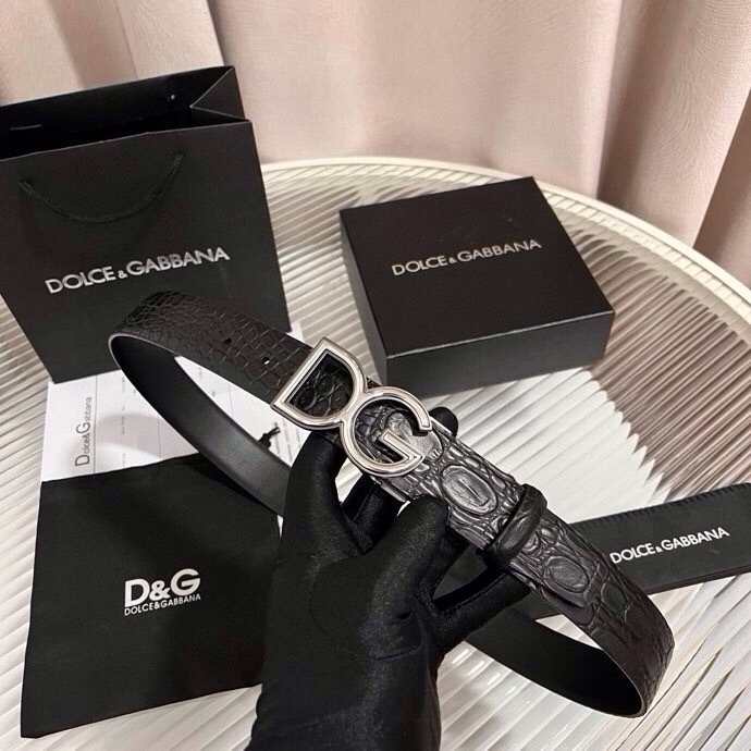 Dolce&Gabbana 新款 鳄鱼皮腰带，雅致配饰，搭配经典滚轴搭扣：35 毫米