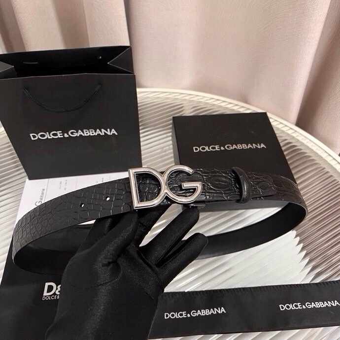 Dolce&Gabbana 新款 鳄鱼皮腰带，雅致配饰，搭配经典滚轴搭扣：35 毫米