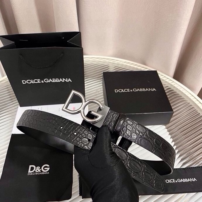 Dolce&Gabbana 新款 鳄鱼皮腰带，雅致配饰，搭配经典滚轴搭扣：35 毫米