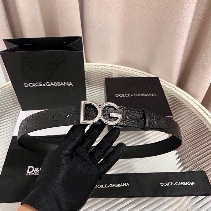 Dolce&Gabbana 新款 鳄鱼皮腰带，雅致配饰，搭配经典滚轴搭扣：35 毫米