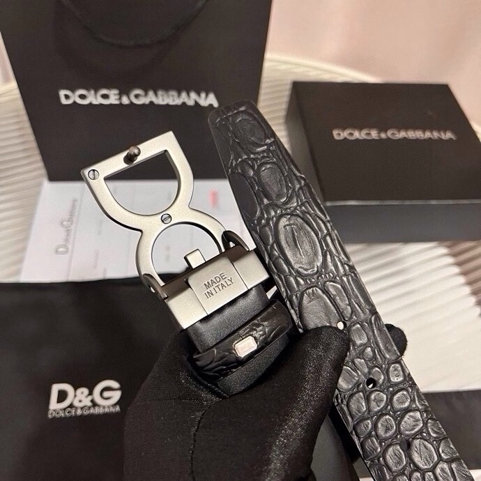 Dolce&Gabbana 新款 鳄鱼皮腰带，雅致配饰，搭配经典滚轴搭扣：35 毫米