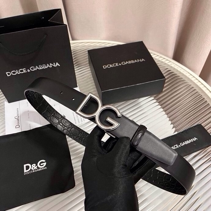 Dolce&Gabbana 新款 鳄鱼皮腰带，雅致配饰，搭配经典滚轴搭扣：35 毫米