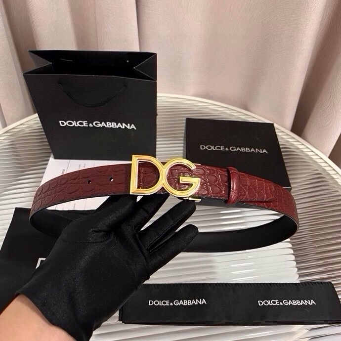 Dolce&Gabbana 新款 鳄鱼皮腰带，雅致配饰，搭配经典滚轴搭扣：35 毫米