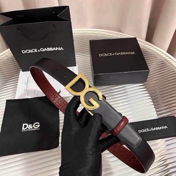 Dolce&Gabbana 新款 鳄鱼皮腰带，雅致配饰，搭配经典滚轴搭扣：35 毫米