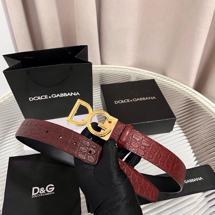 Dolce&Gabbana 新款 鳄鱼皮腰带，雅致配饰，搭配经典滚轴搭扣：35 毫米