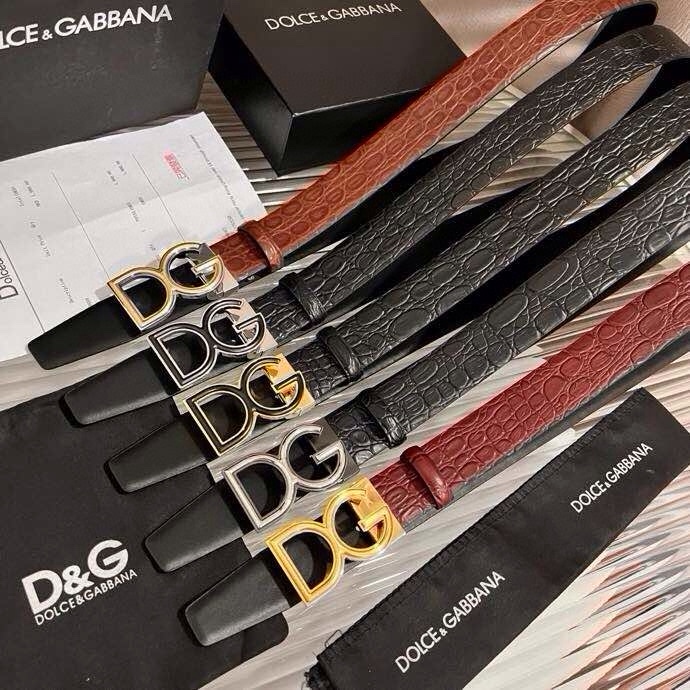 Dolce&Gabbana 新款 鳄鱼皮腰带，雅致配饰，搭配经典滚轴搭扣：35 毫米