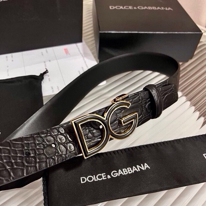 Dolce&Gabbana 新款 鳄鱼皮腰带，雅致配饰，搭配经典滚轴搭扣：35 毫米
