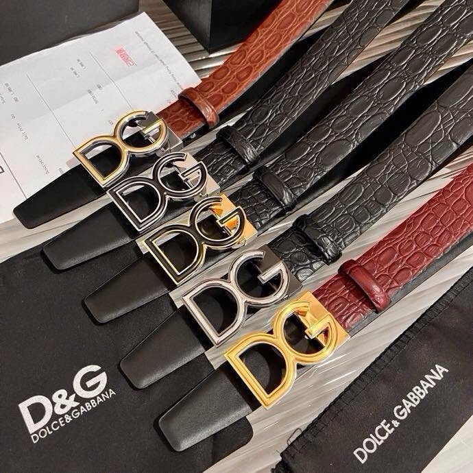 Dolce&Gabbana 新款 鳄鱼皮腰带，雅致配饰，搭配经典滚轴搭扣：35 毫米