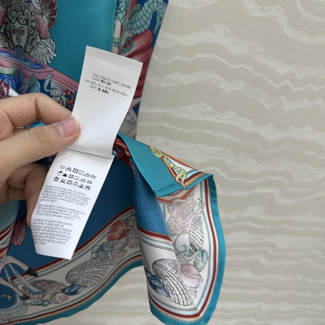 爆单推荐❤️原单品质，海洋的巴洛克人鱼🧜公主印花真丝衬衫！游鱼、珊瑚与奇异纹饰演绎深蓝魅影。100%真丝