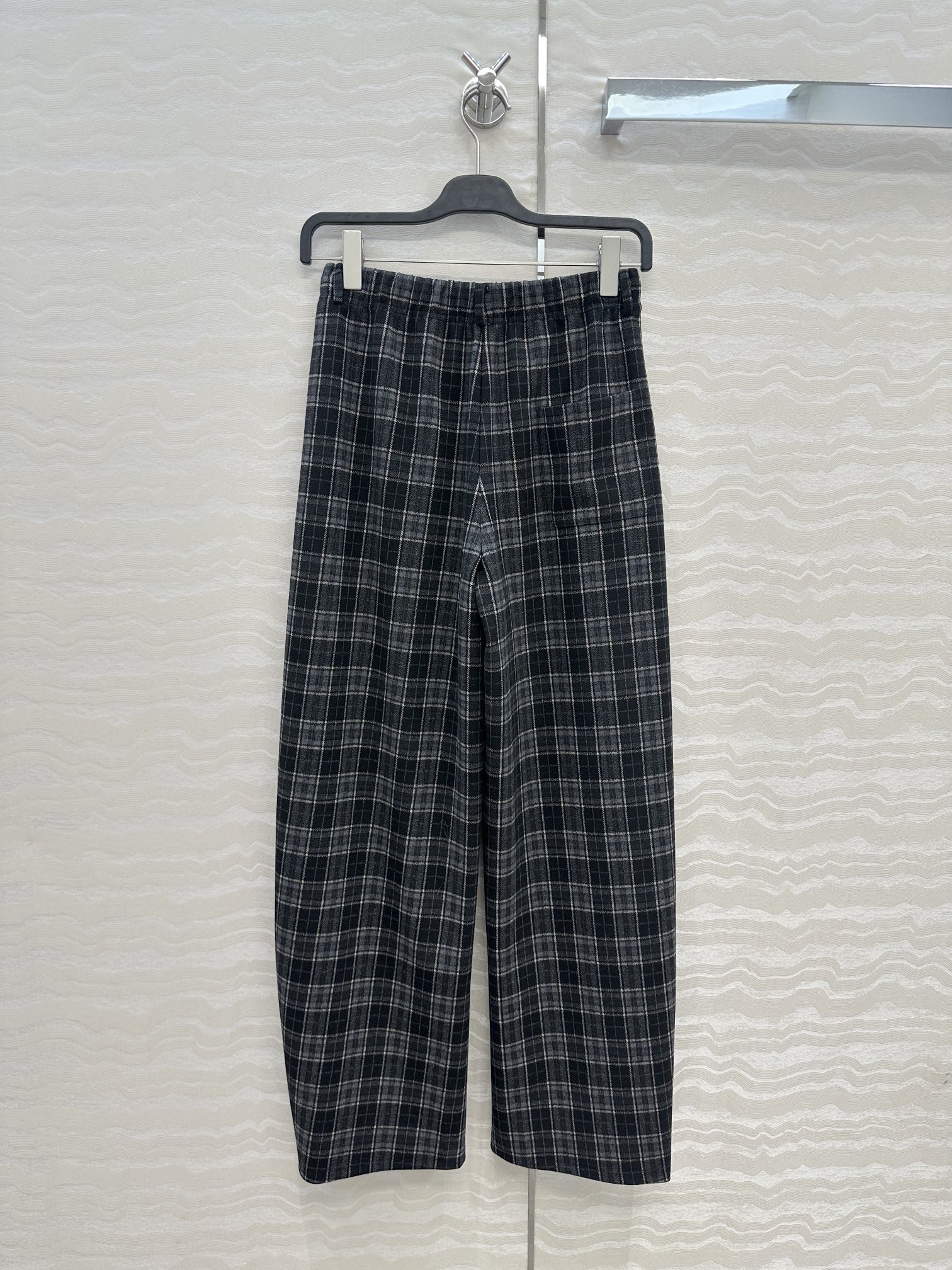 独家首发❤️客定爆单，品质控长期主义穿搭！高定进口TR棉绒格纹弯刀裤！独定定制重磅克重品牌单面料质感殷实