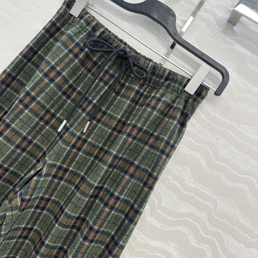 独家首发❤️客定爆单，品质控长期主义穿搭！高定进口TR棉绒格纹弯刀裤！独定定制重磅克重品牌单面料质感殷实