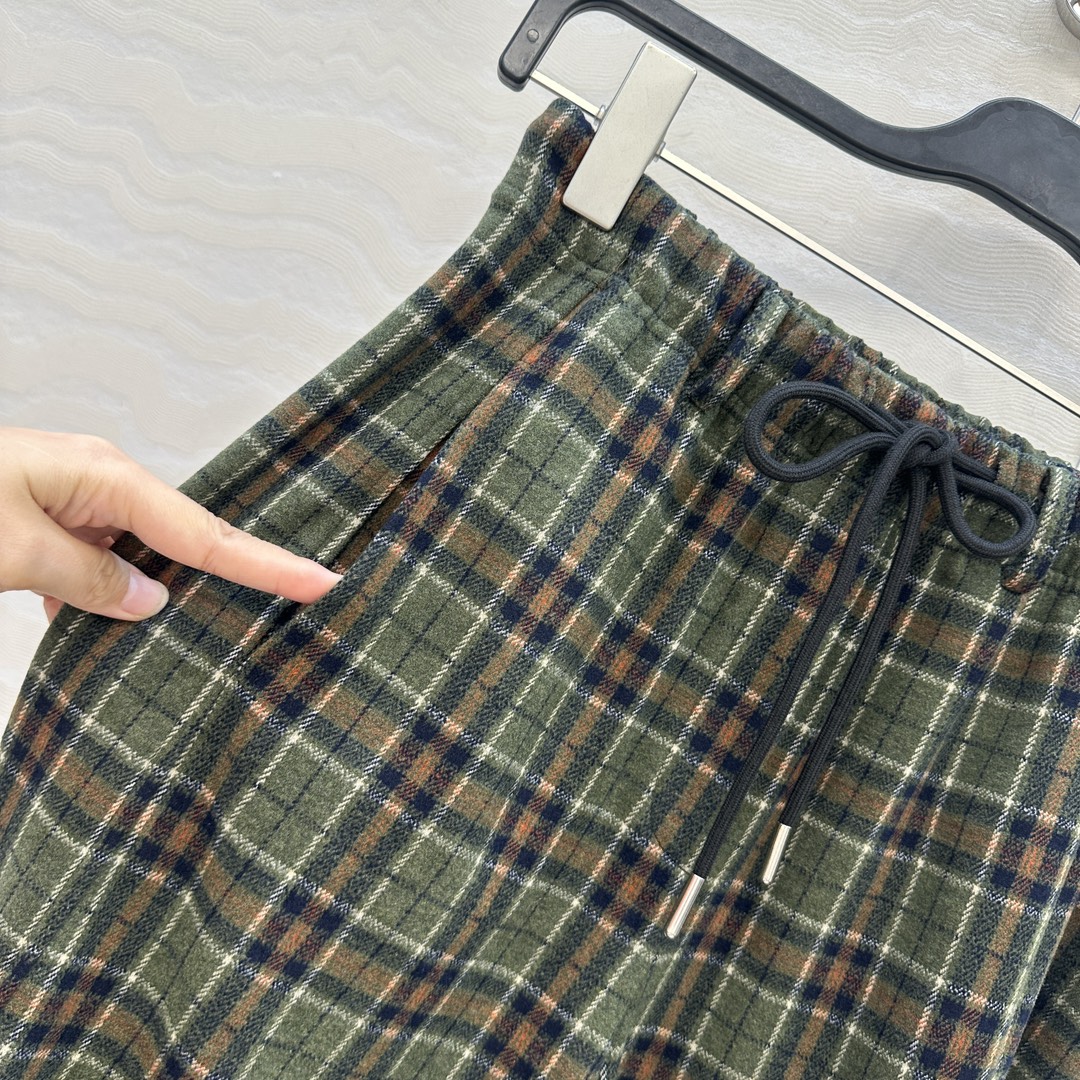 独家首发❤️客定爆单，品质控长期主义穿搭！高定进口TR棉绒格纹弯刀裤！独定定制重磅克重品牌单面料质感殷实