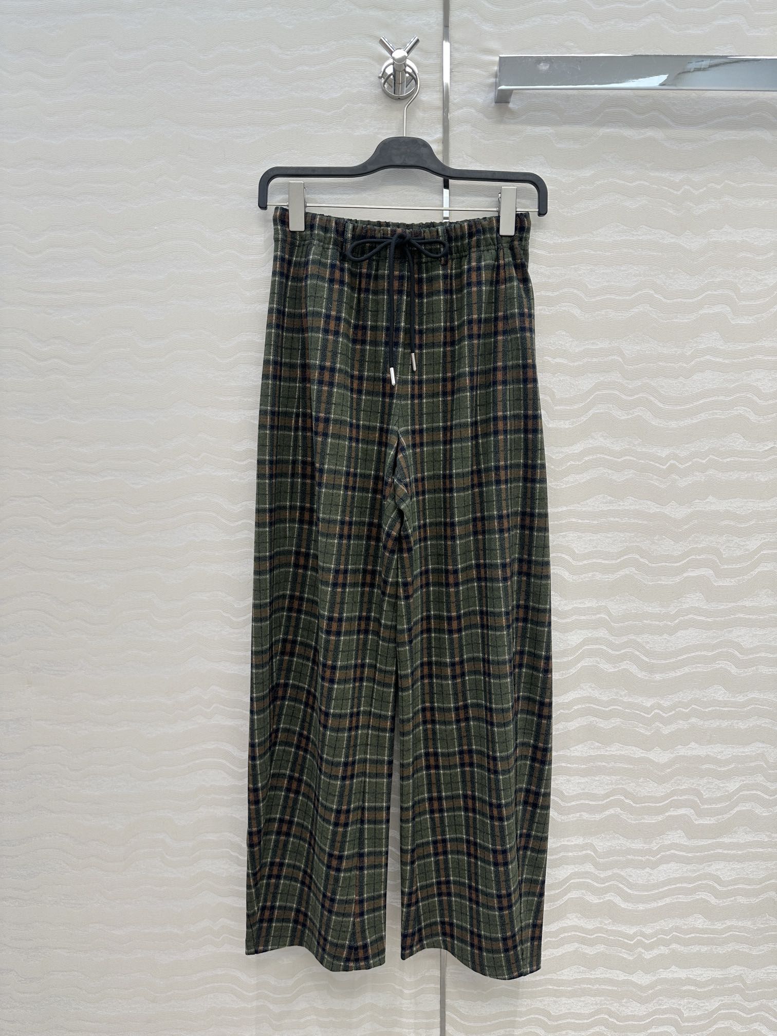 独家首发❤️客定爆单，品质控长期主义穿搭！高定进口TR棉绒格纹弯刀裤！独定定制重磅克重品牌单面料质感殷实