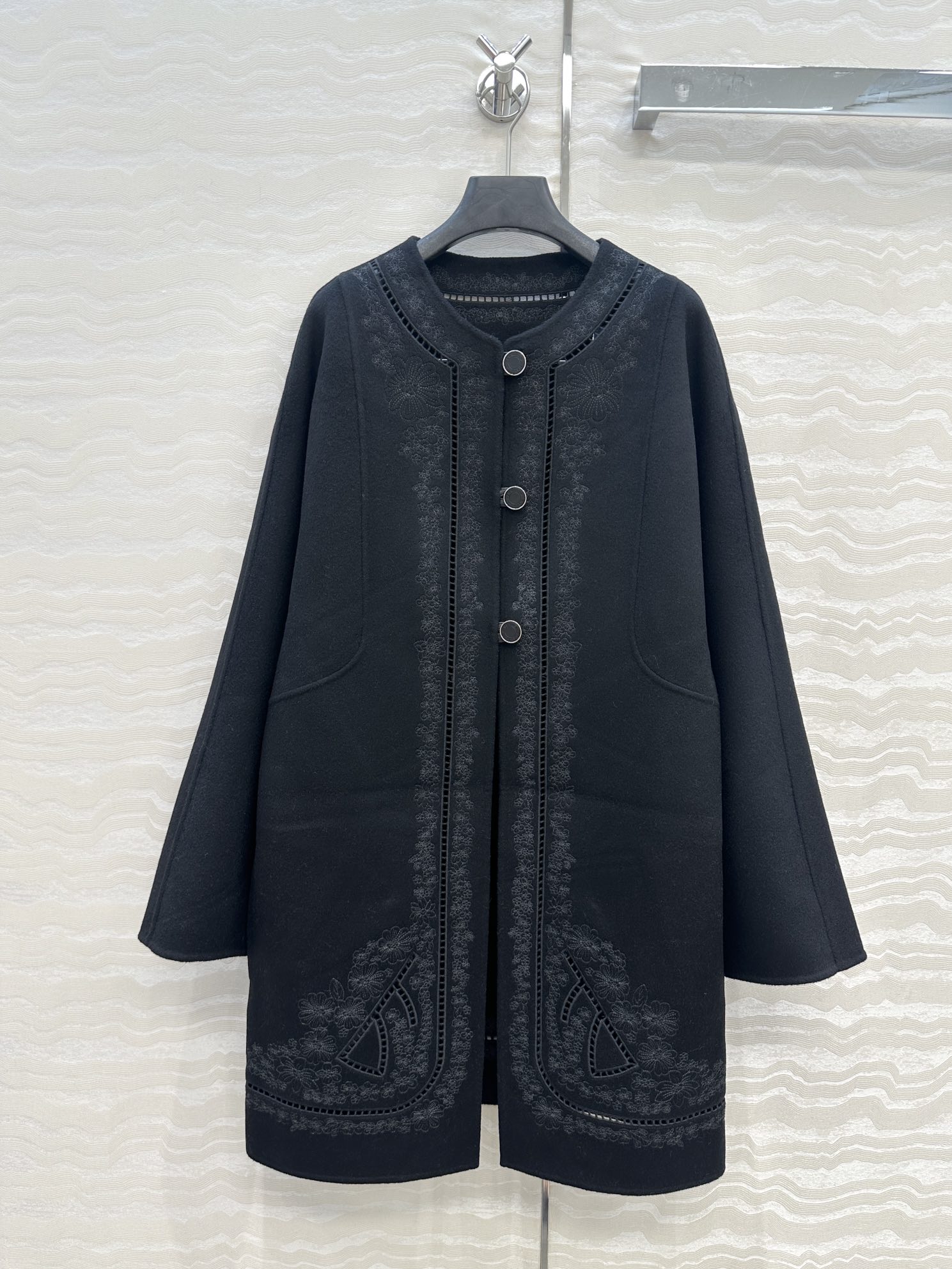 Elegant Women's Wool-Cashmere Blend Embroidered Long Coat - Chic Outerwear