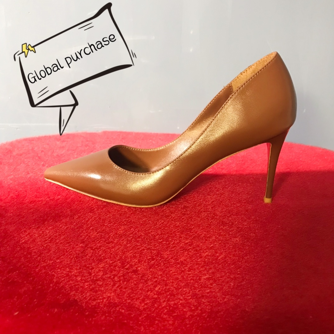 NO:337431,High-end customized New Year classic series!  H8.5Cm, size 34-42. [Rose], genuine leather sole. Customized model, no return or exchange 9039-001 dark brown cowhide, dark brown sheepskin. Official website synchronization Standard European code No:9039-001 Color:brown/brown Material:cow hide Lining:goat leather Heel height:8.5Cm Sole:leather sole Size:EUR 34-42 (US 4-11):,,christian louboutin,cowhide,sheepskin,Leather soles19860909高端订制 年精典款系列！ H8.5Cm,尺码34-42码.[玫瑰] ,真皮大底.订制款,不退不换9039-001深棕色牛皮,深棕色羊皮里.官网同步 标准欧码 No:9039-001 Color:brown/brown Material:cow hide Lining:goat leather Heel heigh:8.5Cm Sole:leather sole Size:EUR 34－42（US 4一11) :,,christian louboutin,cowhide,sheepskin,Leather soles,Women's Shoes