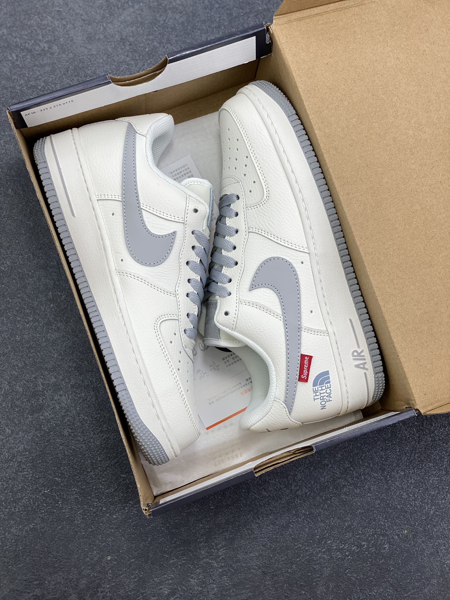 图片[9]-Nike Air Force 1 Low 空军一号低帮百搭休闲运动板鞋。柔软、弹性十足的缓震性能和出色的中底设计，横跨复古与现代的外型结合，造就出风靡全球三十多年的Force 1，直到今天还深受青睐。 货号：DF0180-007 尺码：36 36.5 37.5 38 38.5 39 40 40.5 41 42 42.5 43 44 44.5 45-选品中心