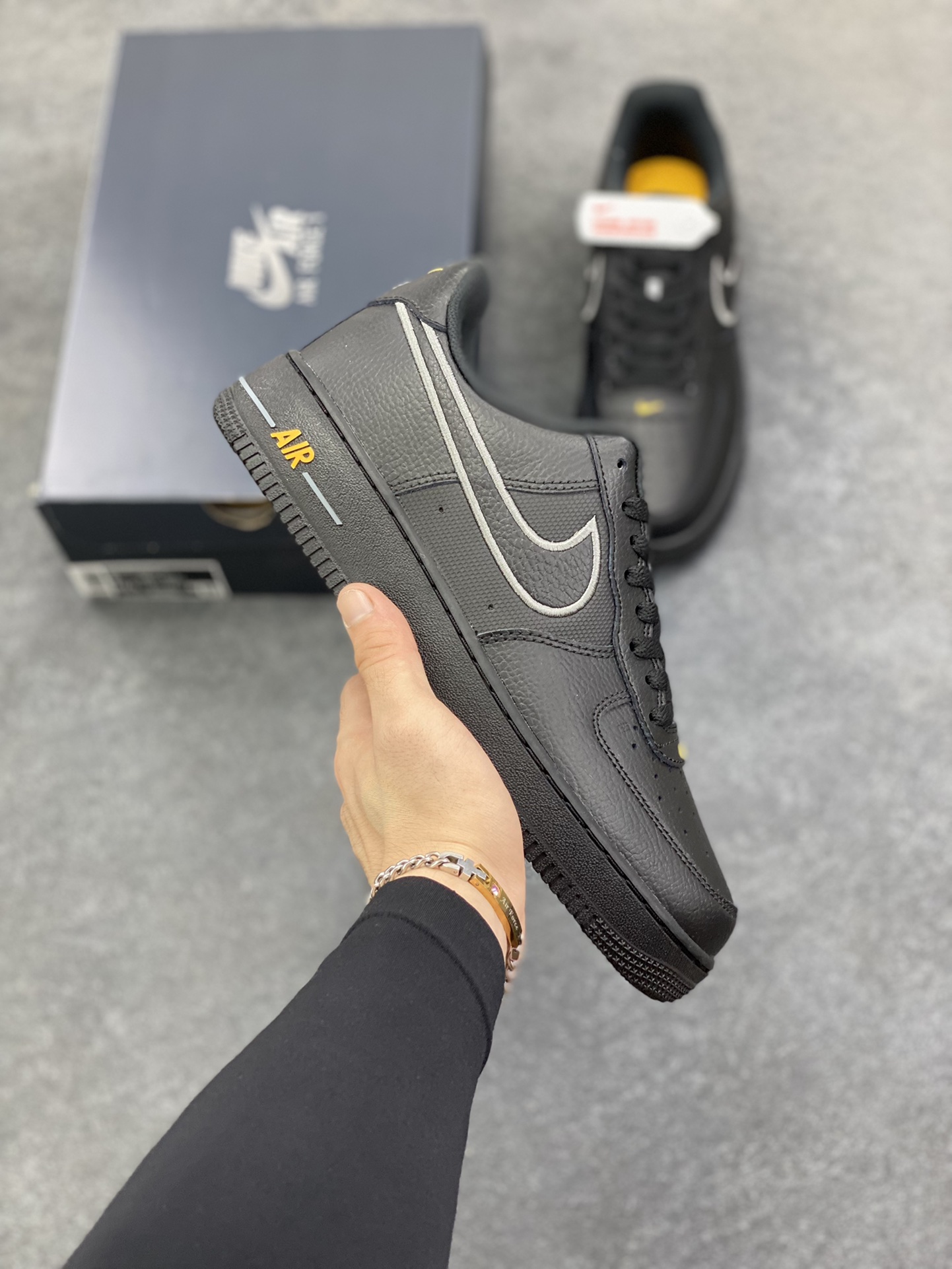 Nike Air Force 1 Low 07 黑黄 原楦头原纸板 打造纯正低帮空军版型 专注外贸渠道 全掌内置蜂窝气垫 原盒配件 原厂中底钢印、拉帮完美 货号：IB7677-001 尺码：36 36.5 37.5 38 38.5 39 40 40.5 41 42 42.5 43 44 44.5 45-选品中心
