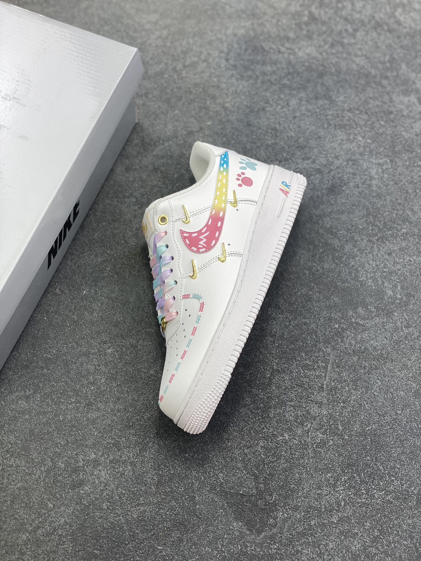图片[7]-Nike Air Force 1 Low’07 四勾彩虹蛋糕 空军一号低帮休闲板鞋 定制皮料 定制鞋盒 原楦原纸板 纯正空军版型 内置全掌气垫 货号：ZH0316-115 尺码：36 36.5 37.5 38 38.5 39 40 40.5 41 42 42.5 43 44 44.5 45-选品中心