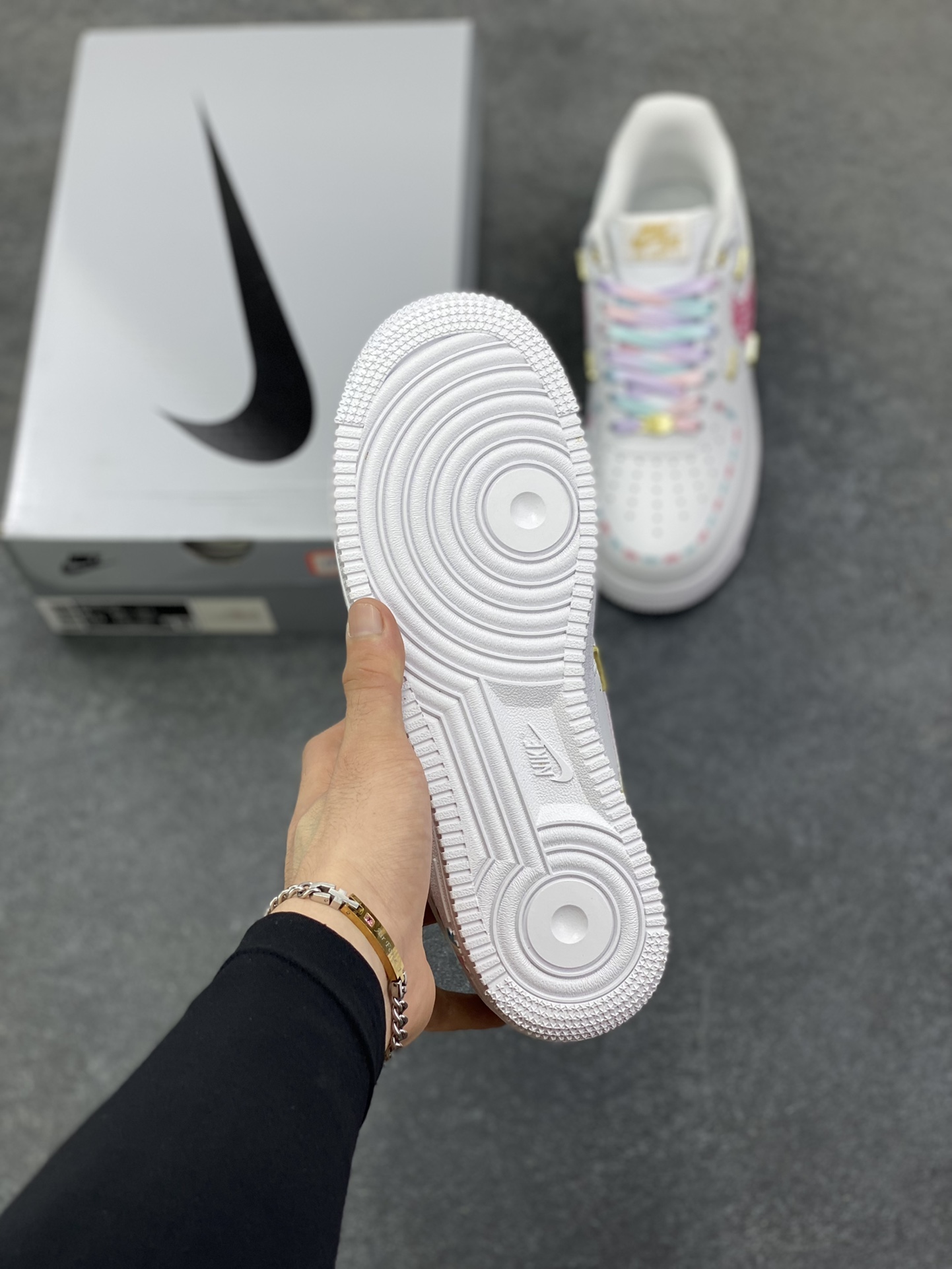 图片[5]-Nike Air Force 1 Low’07 四勾彩虹蛋糕 空军一号低帮休闲板鞋 定制皮料 定制鞋盒 原楦原纸板 纯正空军版型 内置全掌气垫 货号：ZH0316-115 尺码：36 36.5 37.5 38 38.5 39 40 40.5 41 42 42.5 43 44 44.5 45-选品中心