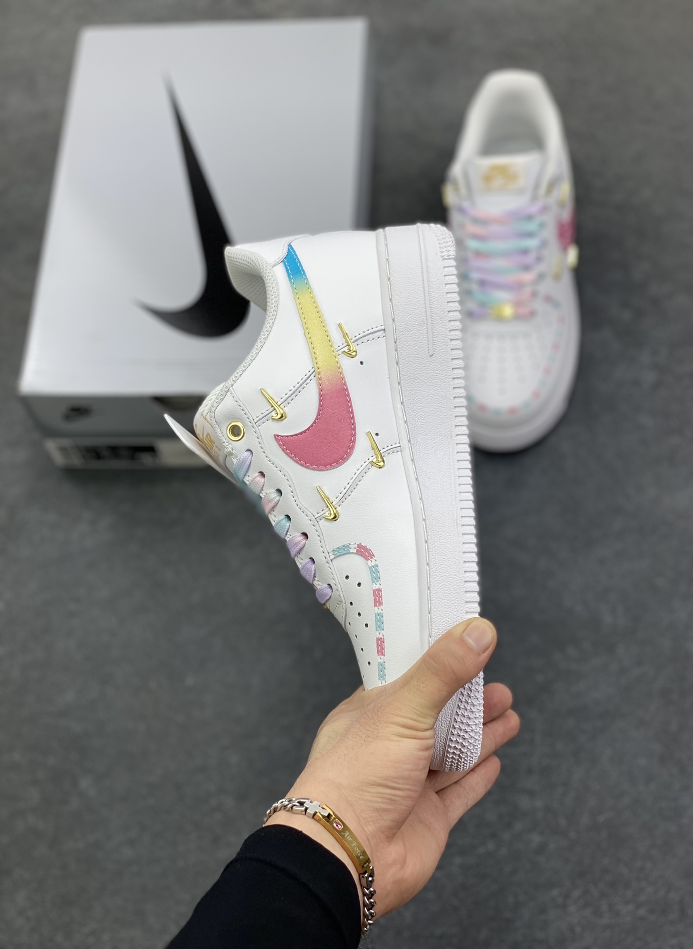图片[3]-Nike Air Force 1 Low’07 四勾彩虹蛋糕 空军一号低帮休闲板鞋 定制皮料 定制鞋盒 原楦原纸板 纯正空军版型 内置全掌气垫 货号：ZH0316-115 尺码：36 36.5 37.5 38 38.5 39 40 40.5 41 42 42.5 43 44 44.5 45-选品中心