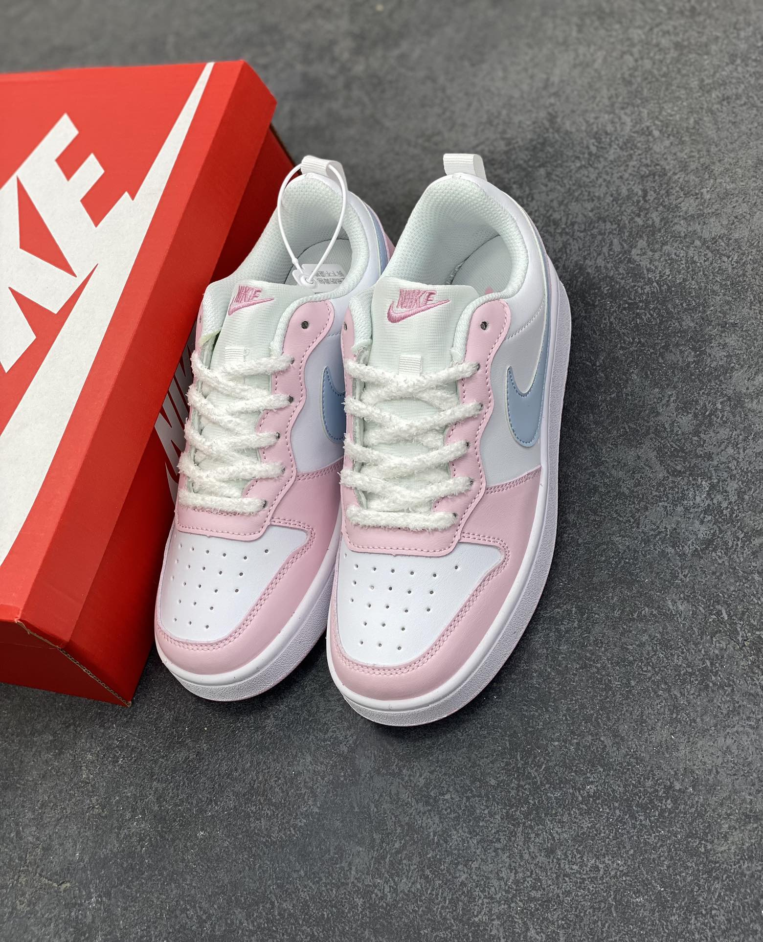 图片[8]-福利特价 Nike Court Borough 低帮百搭透气休闲运动板鞋男女鞋 经典耐用的设计，兼顾舒适脚感和出众风范，演绎匠心之作。结构性的支撑贴合感结合复古篮球设计，塑就场外全明星风范。 货号：DV5456-105 尺码：36 36.5 37.5 38 38.5 39 40 40.5 4142 42.5 43 44 44.5 45-选品中心