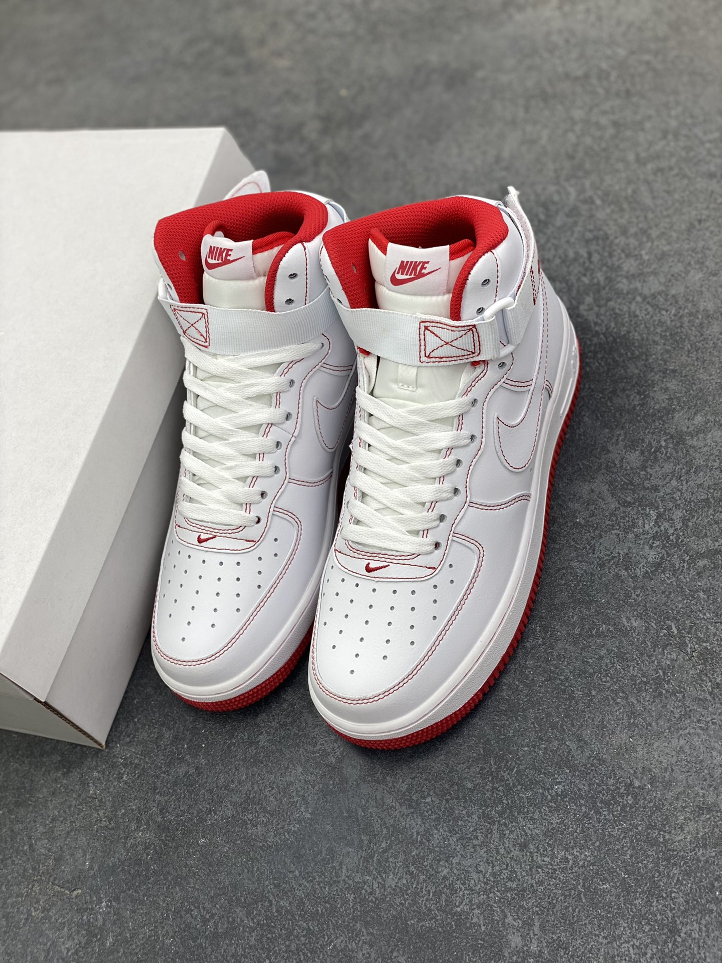 图片[8]-Nike Air Force 1‘07 红缝线 空军一号高帮休闲运动板鞋 原楦头原纸板 纯正空军版型专注外贸渠道 全掌内置蜂窝气垫 #原盒配件 原厂中底钢印、拉帮完美 货号：CV1753-100 尺码：36 36.5 37.5 38 38.5 39 40 40.5 41 42 42.5 43 44 44.5 45-选品中心