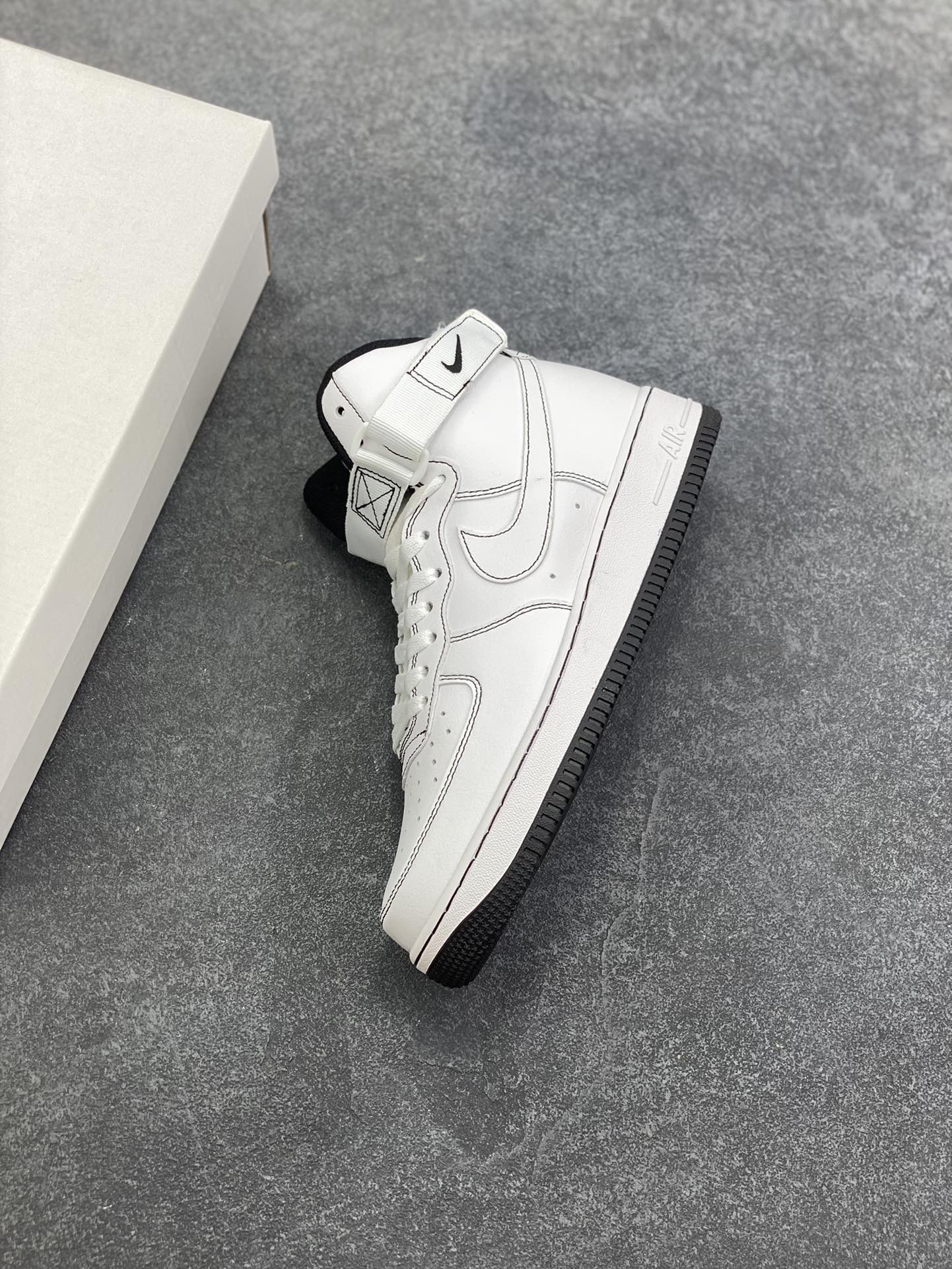 图片[7]-Nike Air Force 1‘07 黑缝线 空军一号高帮休闲运动板鞋 原楦头原纸板 纯正空军版型专注外贸渠道 全掌内置蜂窝气垫 #原盒配件 原厂中底钢印、拉帮完美 货号：CV1753-001 尺码：36 36.5 37.5 38 38.5 39 40 40.5 41 42 42.5 43 44 44.5 45-选品中心