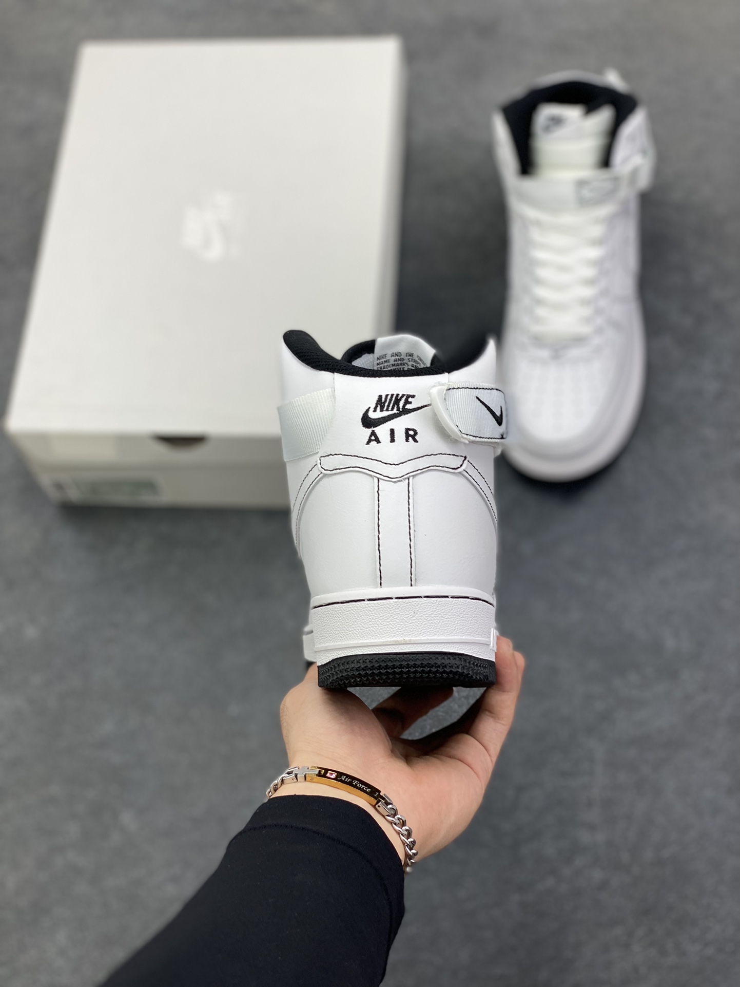 图片[4]-Nike Air Force 1‘07 黑缝线 空军一号高帮休闲运动板鞋 原楦头原纸板 纯正空军版型专注外贸渠道 全掌内置蜂窝气垫 #原盒配件 原厂中底钢印、拉帮完美 货号：CV1753-001 尺码：36 36.5 37.5 38 38.5 39 40 40.5 41 42 42.5 43 44 44.5 45-选品中心