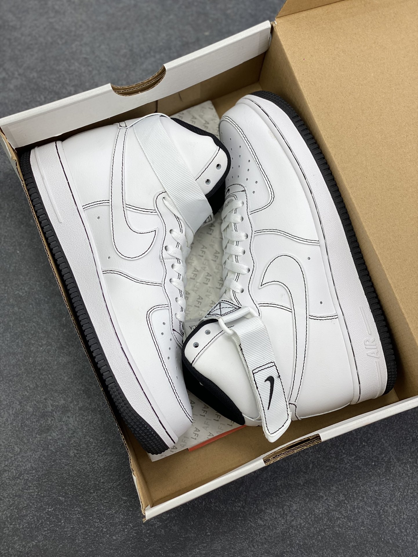 图片[9]-Nike Air Force 1‘07 黑缝线 空军一号高帮休闲运动板鞋 原楦头原纸板 纯正空军版型专注外贸渠道 全掌内置蜂窝气垫 #原盒配件 原厂中底钢印、拉帮完美 货号：CV1753-001 尺码：36 36.5 37.5 38 38.5 39 40 40.5 41 42 42.5 43 44 44.5 45-选品中心