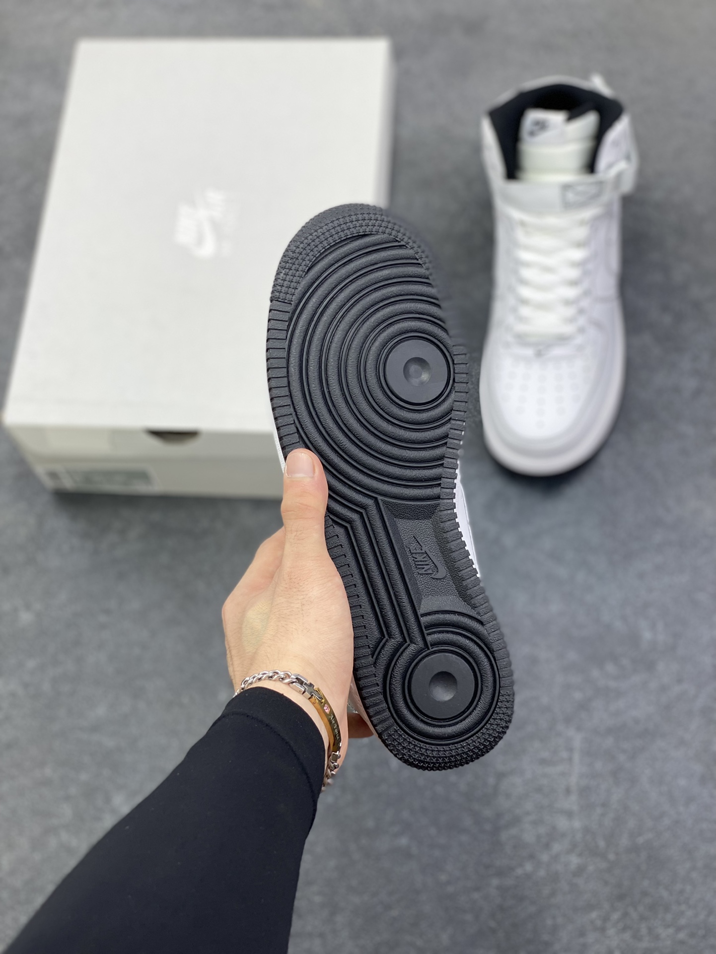 图片[5]-Nike Air Force 1‘07 黑缝线 空军一号高帮休闲运动板鞋 原楦头原纸板 纯正空军版型专注外贸渠道 全掌内置蜂窝气垫 #原盒配件 原厂中底钢印、拉帮完美 货号：CV1753-001 尺码：36 36.5 37.5 38 38.5 39 40 40.5 41 42 42.5 43 44 44.5 45-选品中心