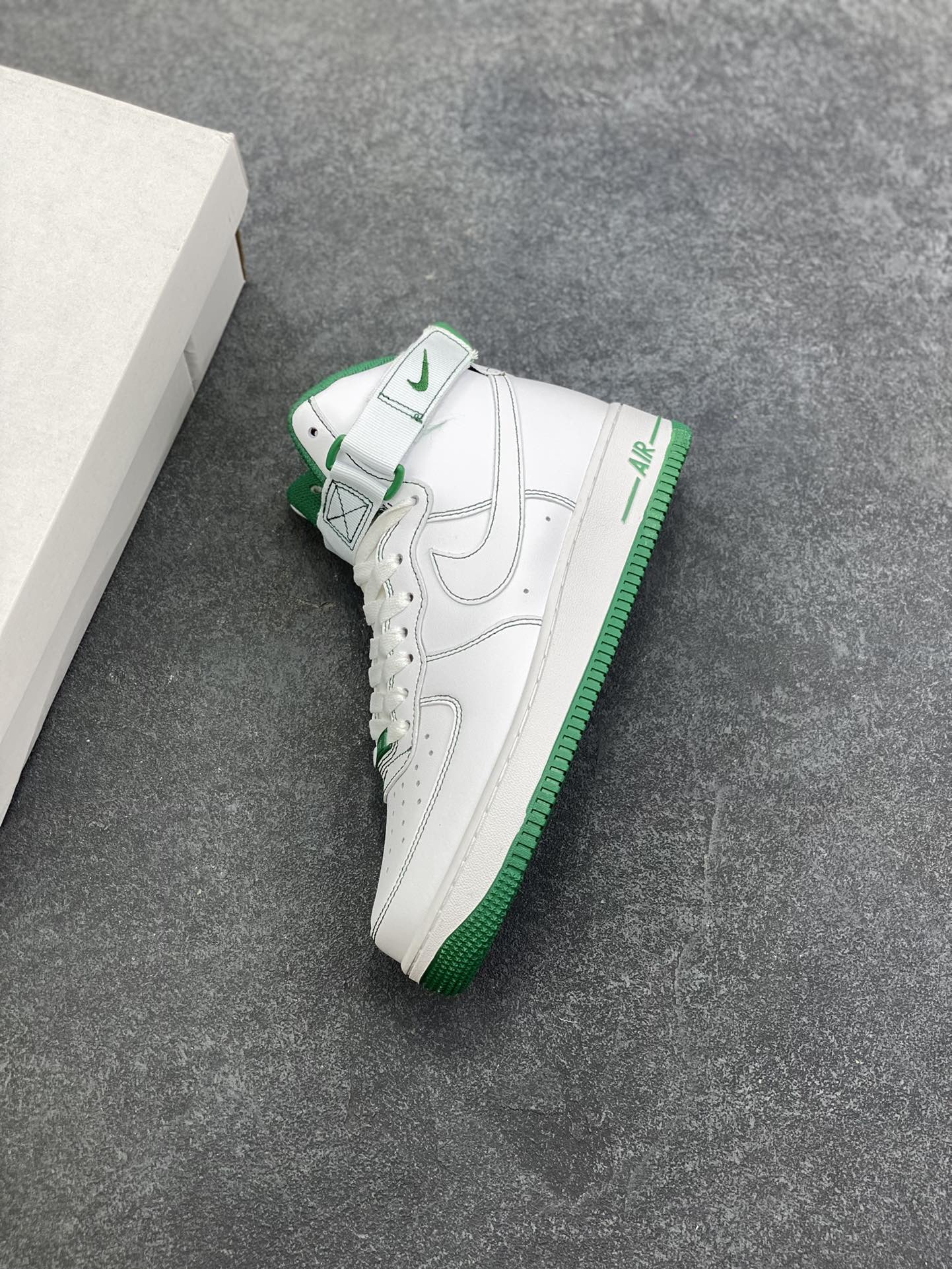 图片[7]-Nike Air Force 1‘07 绿缝线 空军一号高帮休闲运动板鞋 原楦头原纸板 纯正空军版型专注外贸渠道 全掌内置蜂窝气垫 #原盒配件 原厂中底钢印、拉帮完美 货号：CV1753-101 尺码：36 36.5 37.5 38 38.5 39 40 40.5 41 42 42.5 43 44 44.5 45-选品中心