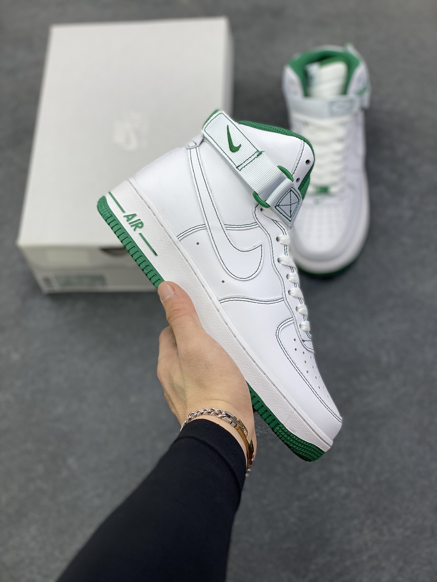 Nike Air Force 1‘07 绿缝线 空军一号高帮休闲运动板鞋 原楦头原纸板 纯正空军版型专注外贸渠道 全掌内置蜂窝气垫 #原盒配件 原厂中底钢印、拉帮完美 货号：CV1753-101 尺码：36 36.5 37.5 38 38.5 39 40 40.5 41 42 42.5 43 44 44.5 45-选品中心