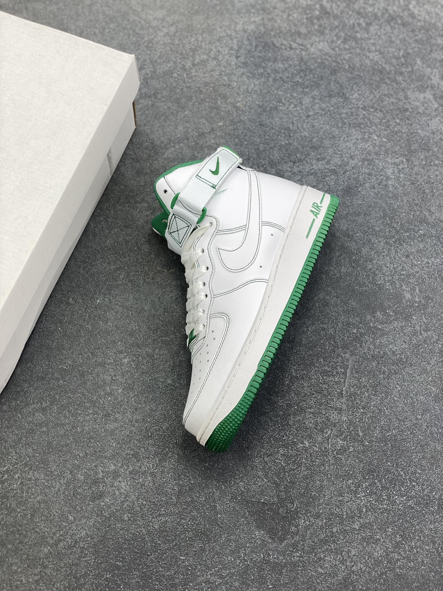 图片[6]-Nike Air Force 1‘07 绿缝线 空军一号高帮休闲运动板鞋 原楦头原纸板 纯正空军版型专注外贸渠道 全掌内置蜂窝气垫 #原盒配件 原厂中底钢印、拉帮完美 货号：CV1753-101 尺码：36 36.5 37.5 38 38.5 39 40 40.5 41 42 42.5 43 44 44.5 45-选品中心