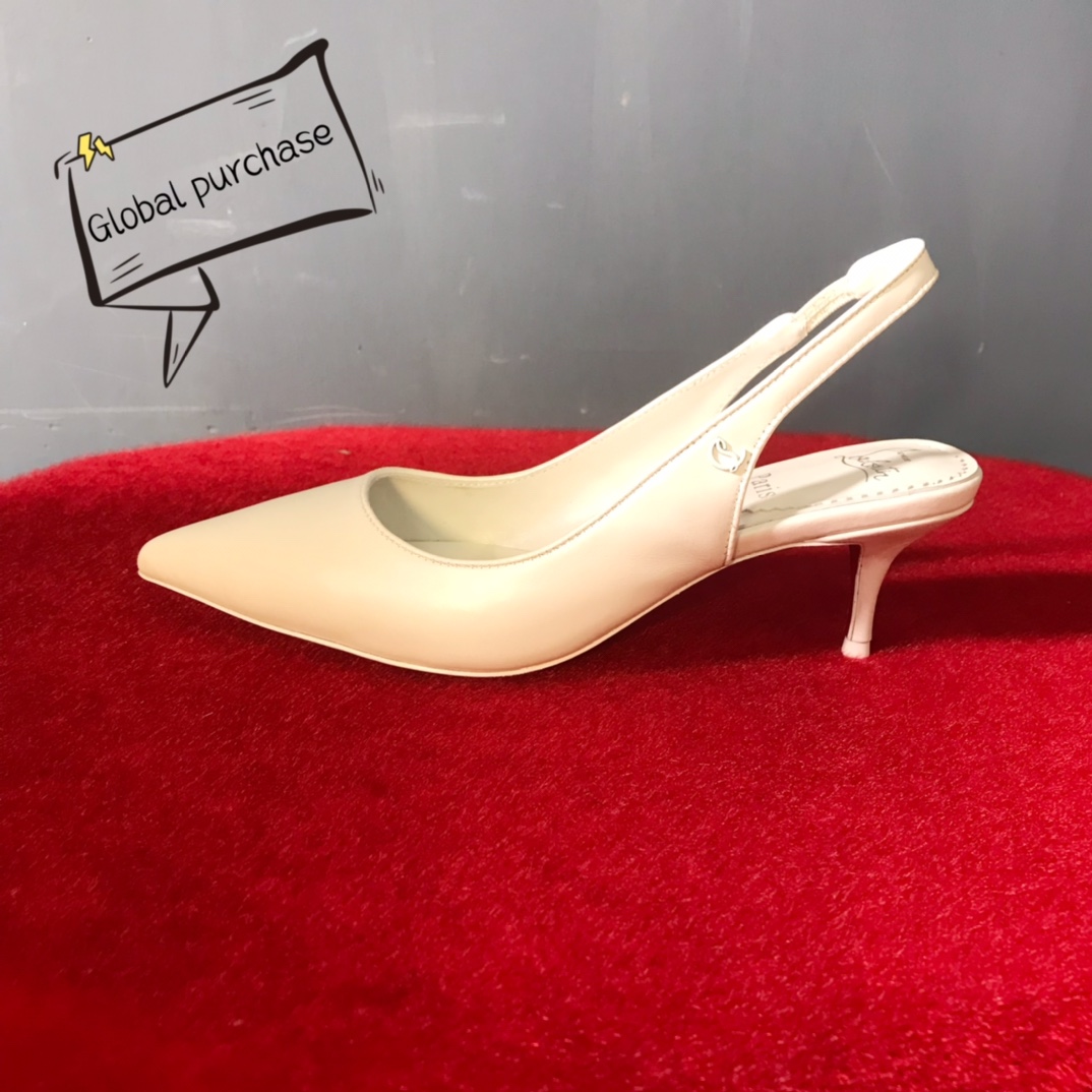 NO:337454,High-end customized autumn and winter classic series!  H5.5Cm, size 35-42. Standard code. Leather big bottom, European code rose] 212-011 Pearl white cowhide, pearl white sheepskin, silver trademark buckle. Standard European code official website picture Reference:212-011 Color:white/white Material:crocodile leather Lining:goat leather Heel height:5.5Cm Sole:leather sole Size:EU 35-42 (US 4-11):,,christian louboutin,cowhide,sheepskin,Leather soles19860909高端订制 秋冬精典款系列！ H5.5Cm,尺码35-42码.标准码.真皮大底,欧码 玫瑰]212-011珍珠白色牛皮,珍珠白色羊皮里,银商标扣.标准欧码 官网图 Reference:212-011 Color:white/white Material:crocodile leather Lining:goat leather Heel heigh:5.5Cm Sole:leather sole Size:EU 35－42（US 4一11) :,,christian louboutin,cowhide,sheepskin,Leather soles,Women's Shoes