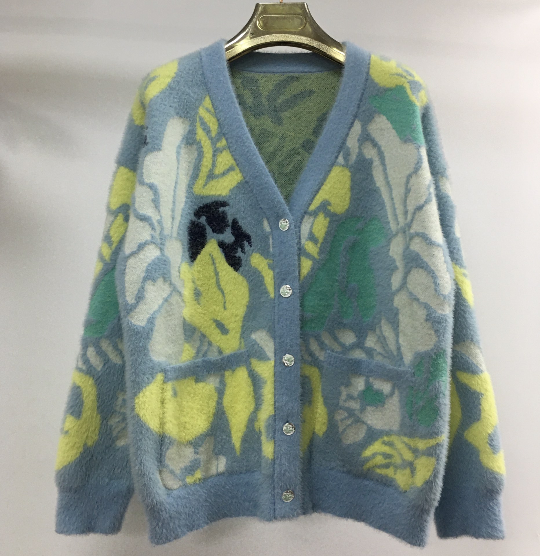 NO:517617,0269 New autumn and winter colorful pattern mink high-end button V-neck knitted cardigan SML blue, alexander wang198609090269 秋冬新款彩色花纹貂绒高档纽扣V领针织开衫 SML 蓝色,,alexander wang,Women's clothing