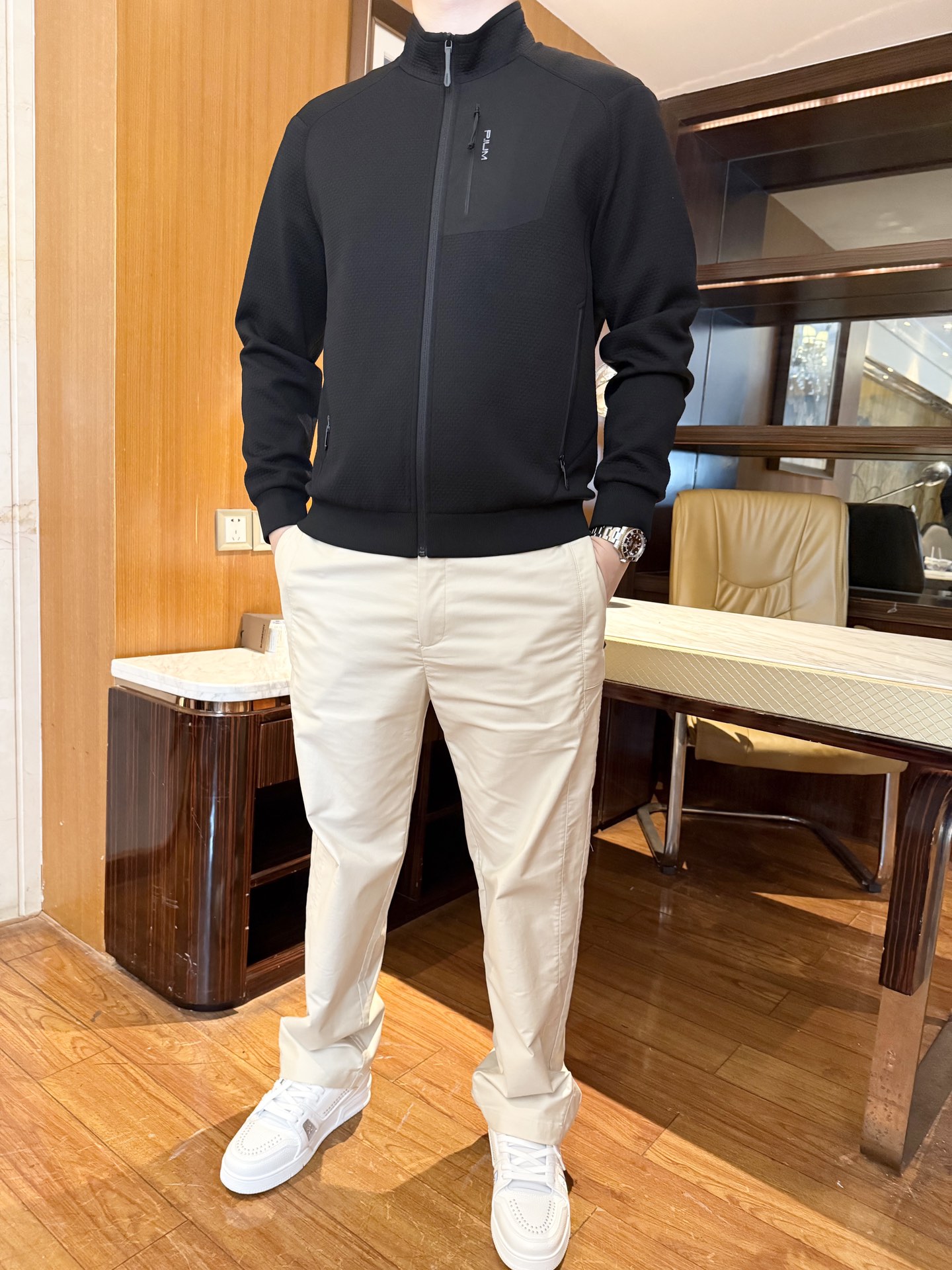 NO:526682,Jenia-2025 counter latest hot jackets are shipped, and European and American counters are popular!  Selected Italian imported recycled fiber fabrics with simple and elegant design, delicate texture, exquisite and exquisite craftsmanship and full of charm. You deserve it. Size 48-56 (model 180/140 wears 50, with Hong Kong Lane Crawford gift box packaging), zegna, jackets & coats, alexander wang19860909杰尼亚-2025专柜最新爆款外套出货 欧美专柜热销单品！精选意大利进口再生纤维面料搭配简约大方的设计,质感细腻,细节工艺精湛考究韵味十足 您值得拥有.尺码48-56（模特180/140穿50,配香港连卡佛礼盒包装）,,zegna,jackets & coats,alexander wang,Men's clothing