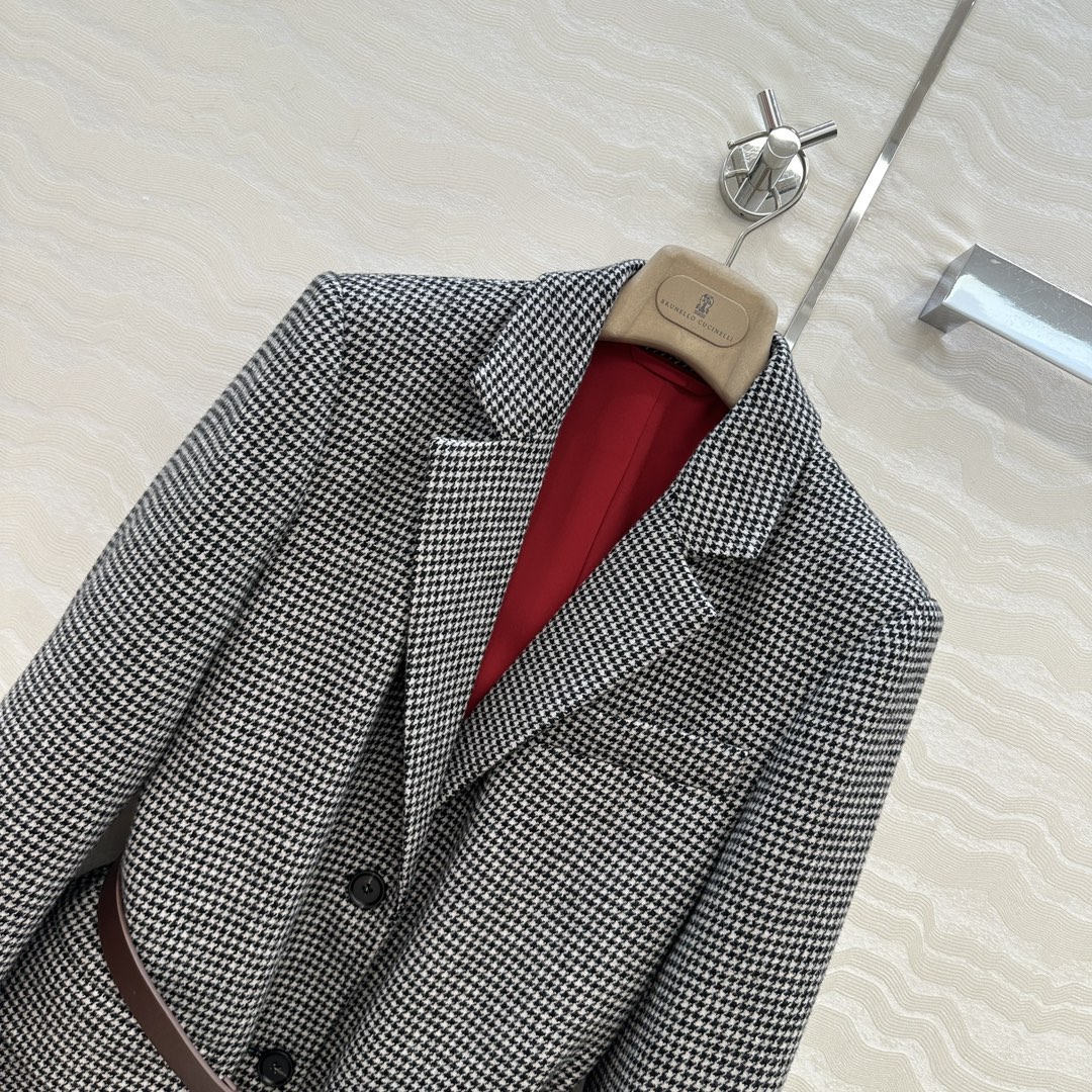 独家首发，高端原单品质❤️Bc行走的高定，长期主义老钱风穿搭，独家定制面料羊毛西装外套。配送真皮腰带，潇