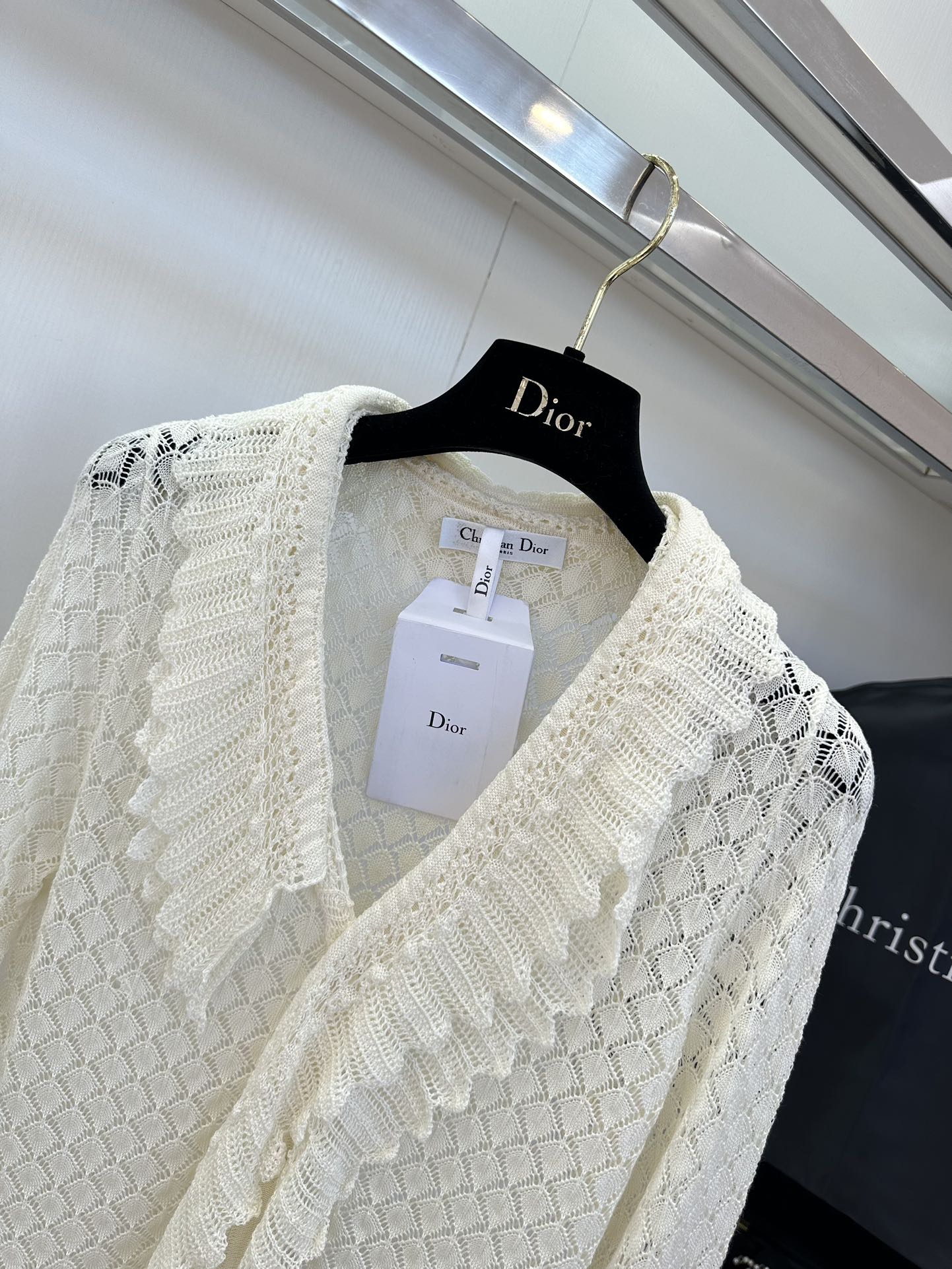 Elegant Hollow Knit Cardigan for Early Autumn Fashion 5 i1757919577 6673 3