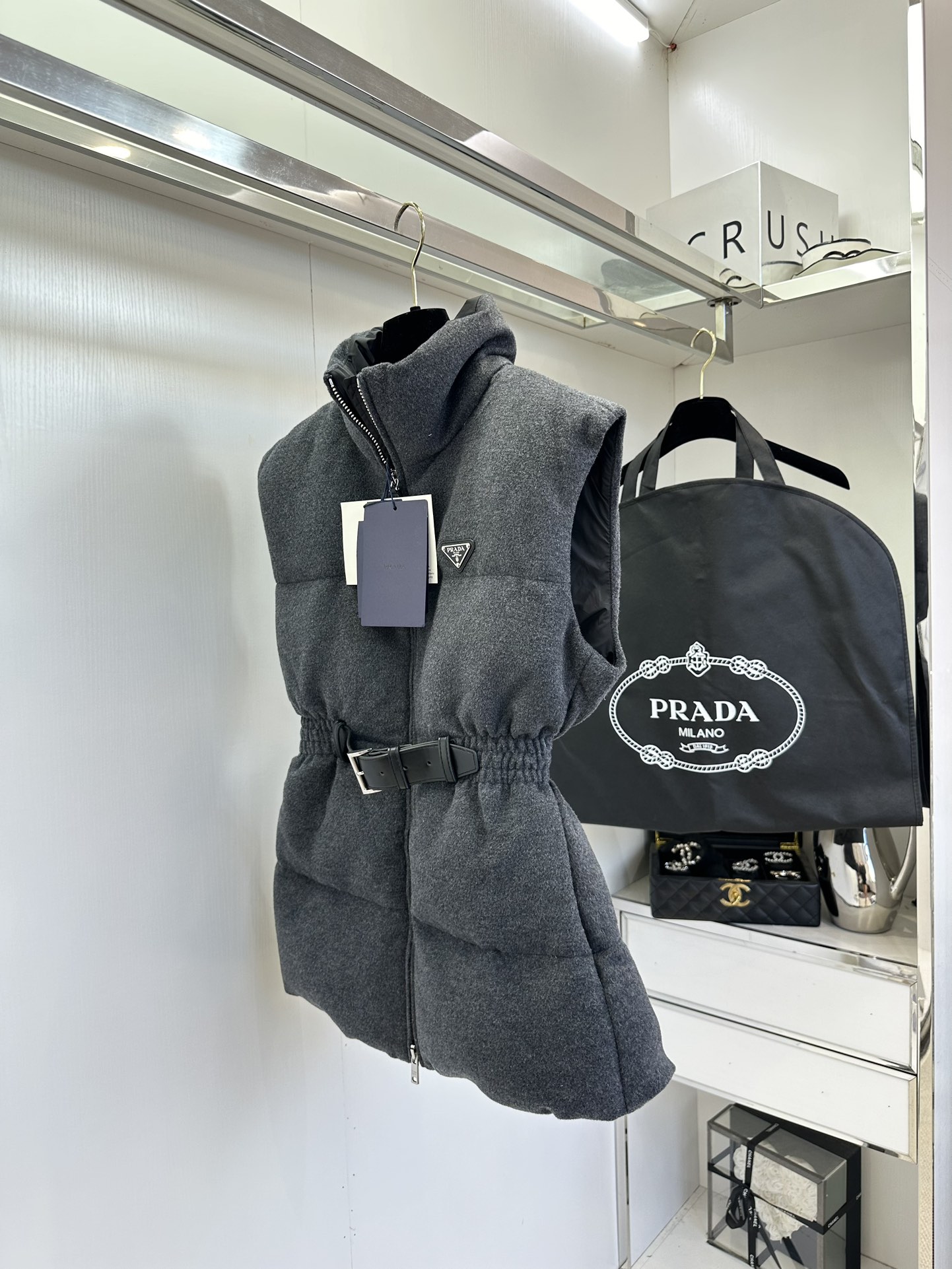 Belted Padded Vest with Stand Collar, Wool Material, and Classic Checkered Pattern 4 i1757921139 5981 2