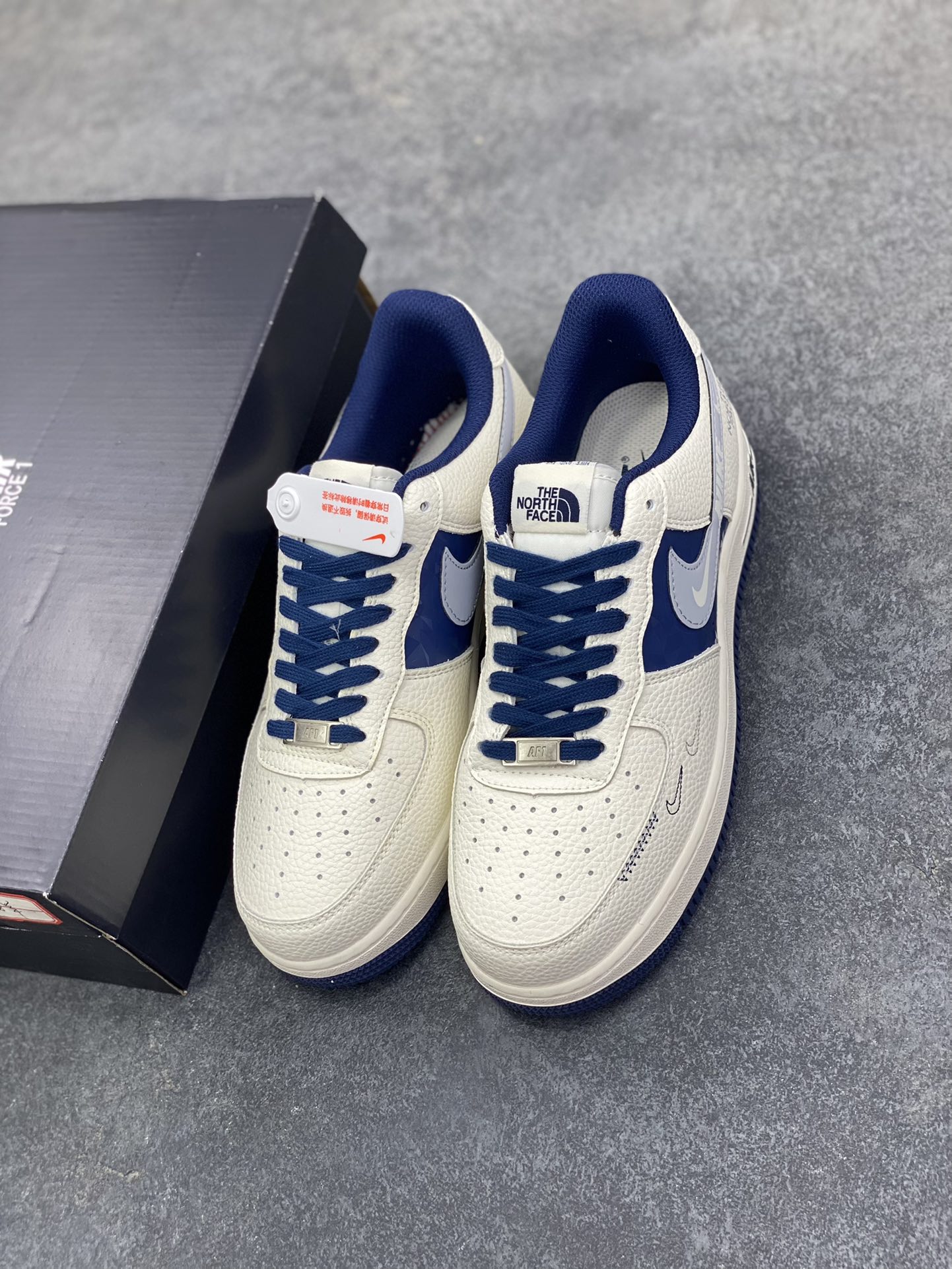图片[8]-Nike Air Force 1 Low 空军一号低帮百搭休闲运动板鞋。柔软、弹性十足的缓震性能和出色的中底设计，横跨复古与现代的外型结合，造就出风靡全球三十多年的Force 1，直到今天还深受青睐。 货号：DM6688-001 尺码：36 36.5 37.5 38 38.5 39 40 40.5 41 42 42.5 43 44 44.5 45-选品中心