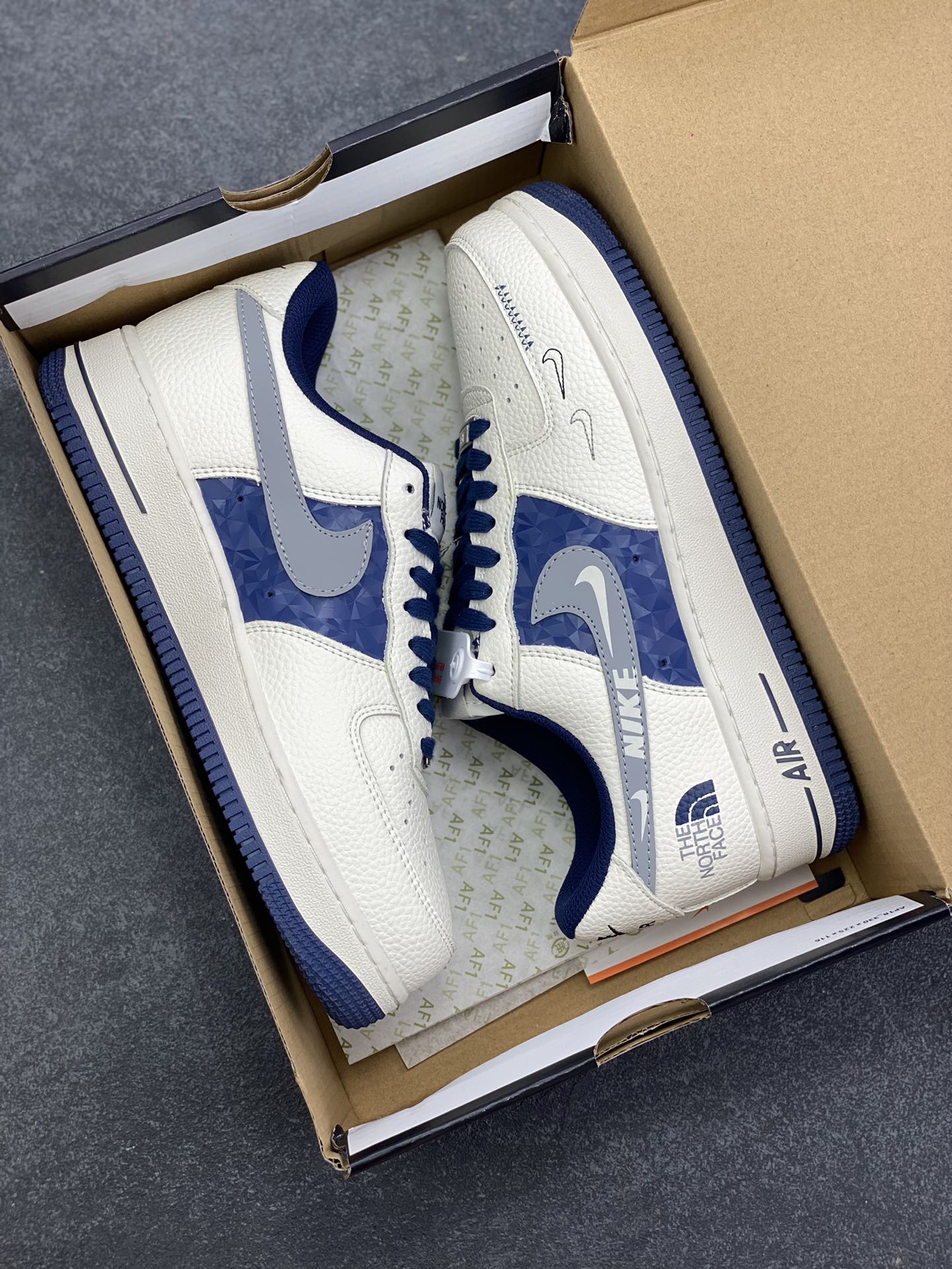 图片[9]-Nike Air Force 1 Low 空军一号低帮百搭休闲运动板鞋。柔软、弹性十足的缓震性能和出色的中底设计，横跨复古与现代的外型结合，造就出风靡全球三十多年的Force 1，直到今天还深受青睐。 货号：DM6688-001 尺码：36 36.5 37.5 38 38.5 39 40 40.5 41 42 42.5 43 44 44.5 45-选品中心