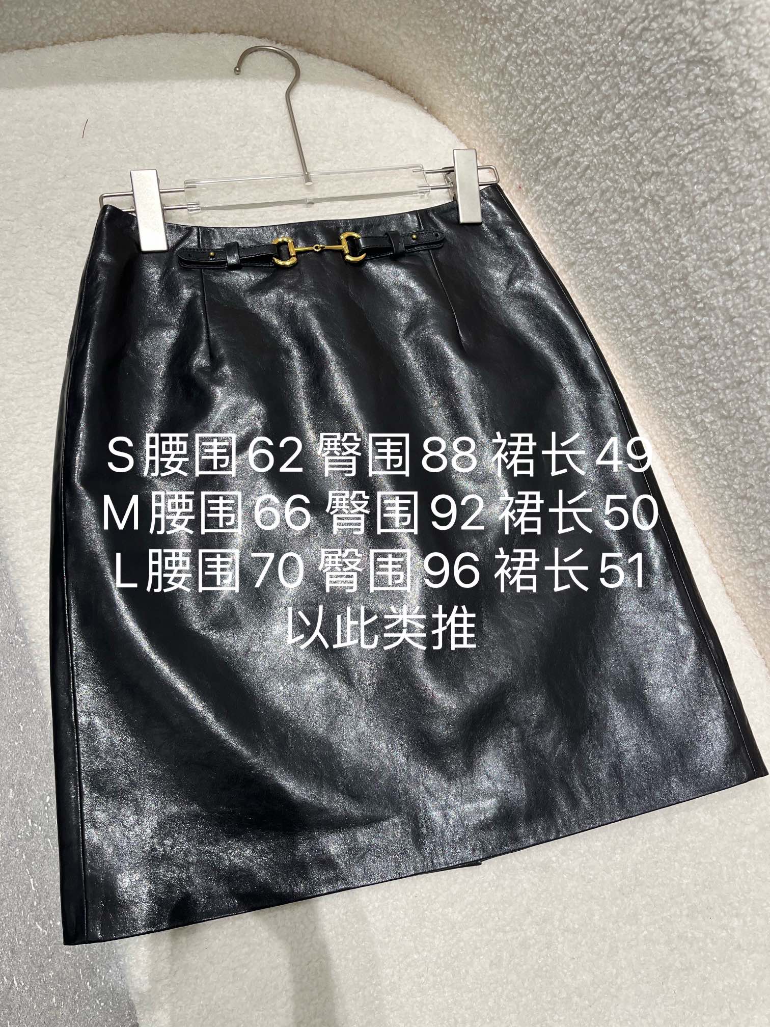 NO:723170,, Gucci waxed sheepskin skirt, very textured, size S- Xl is too small, Prada-clothing, prada, skirts, sheepskin,19860909,古奇油蜡羊皮半裙,非常有质感 尺寸S- Xl 偏小,普拉达-服装,prada,skirts,sheepskin,,Women's clothing