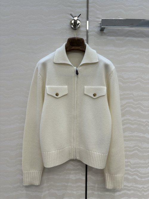 Elegant Women's Cashmere Jacket - Classic Fit, Versatile Style 1 Elegant Women's Cashmere Jacket - Classic Fit, Versatile Style