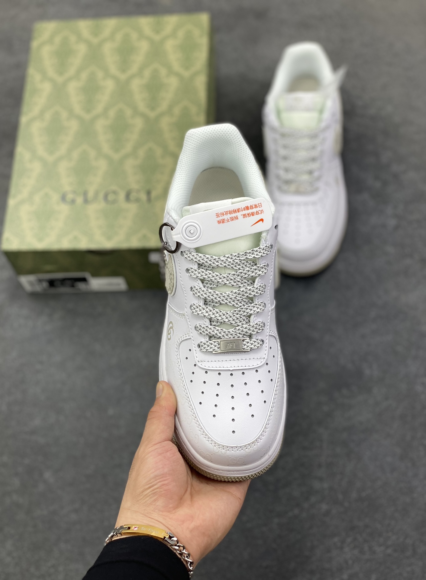 图片[2]-NIke Air Force 1 \’07 Low “古驰联名——米灰牛仔夜光”空军一号 低帮 运动鞋 休闲鞋 折边针车 工艺难度大 原楦头原纸板 原装鞋盒 定制五金配件 内置全掌气垫 原厂鞋底 货号：XX3168-197 尺码：36 36.5 37.5 38 38.5 39 40 40.5 41 42 42.5 43 44 44.5 45-选品中心