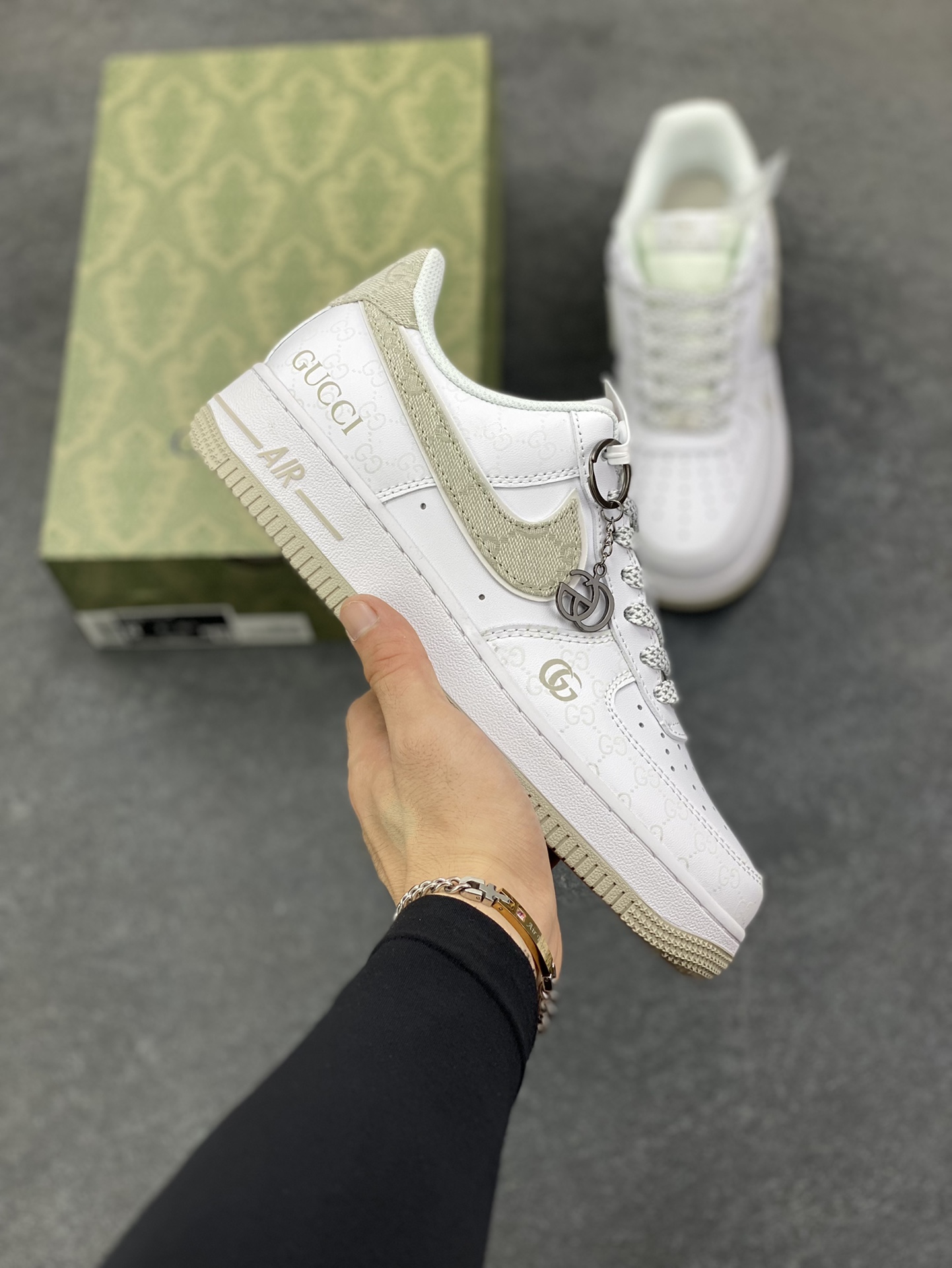 NIke Air Force 1 \’07 Low “古驰联名——米灰牛仔夜光”空军一号 低帮 运动鞋 休闲鞋 折边针车 工艺难度大 原楦头原纸板 原装鞋盒 定制五金配件 内置全掌气垫 原厂鞋底 货号:XX3168-197 尺码:36 36.5 37.5 38 38.5 39 40 40.5 41 42 42.5 43 44 44.5 45-选品中心